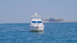 premium-dubai-yacht-boat-dubai-yacht-at-the-reasonabl-price